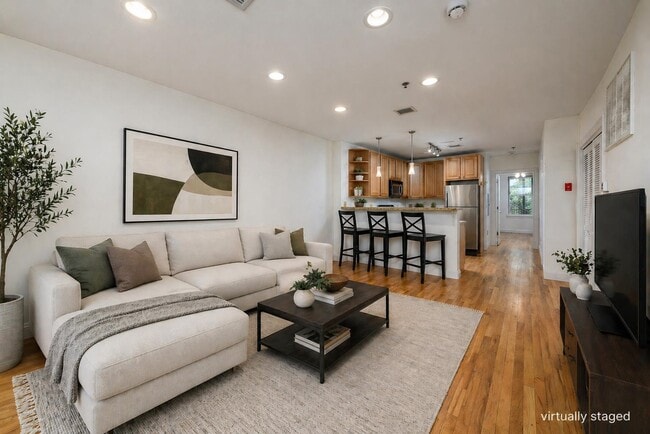Building Photo - 912 Park Ave Unit 3