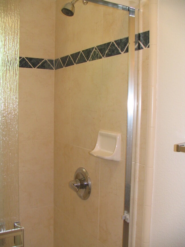 Photo - 802 W 4th Ave