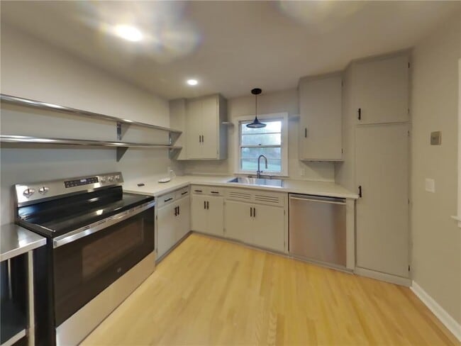 Photo - 3712 Abbott Ave N