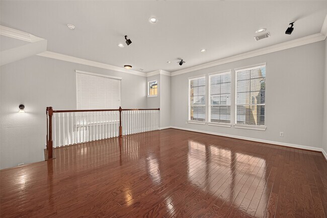 Photo - 3308 Clearview Cir