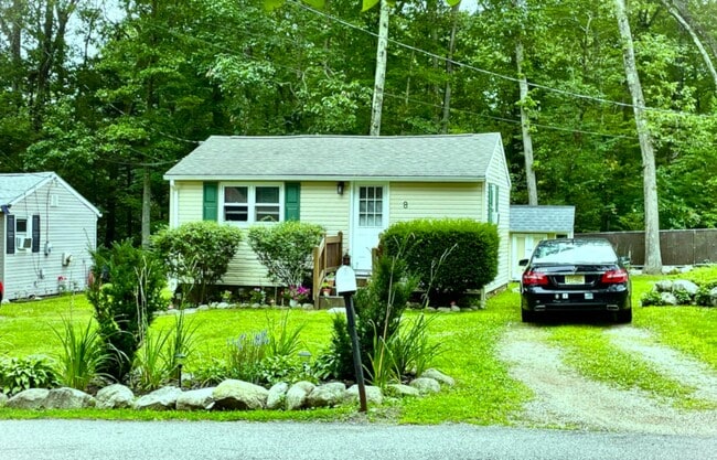 Building Photo - 8 Jennings Rd Rental