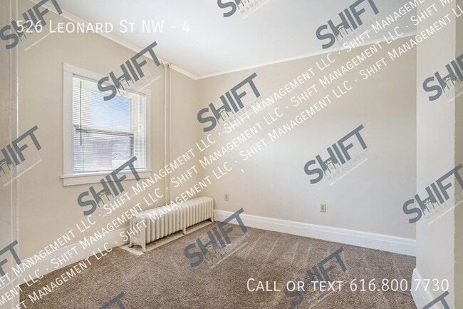 Photo - 526 Leonard St NW