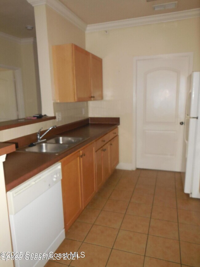 Photo - 6460 Borasco Dr Unit 3904