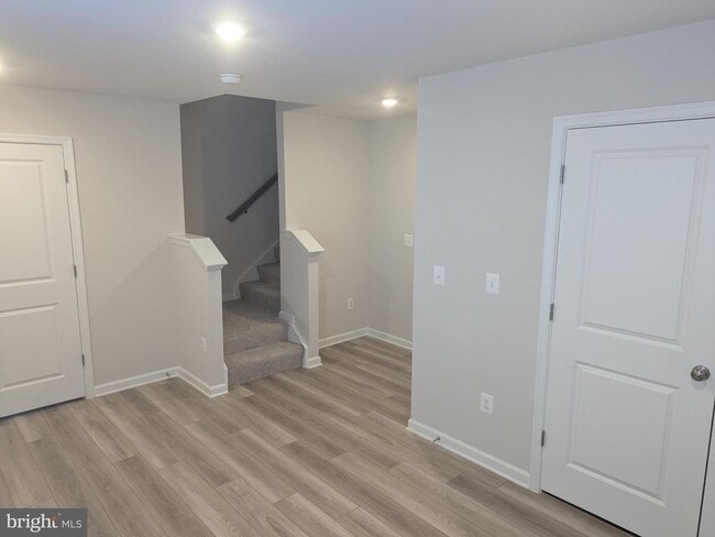 Photo - 212 Swan Fld Ave