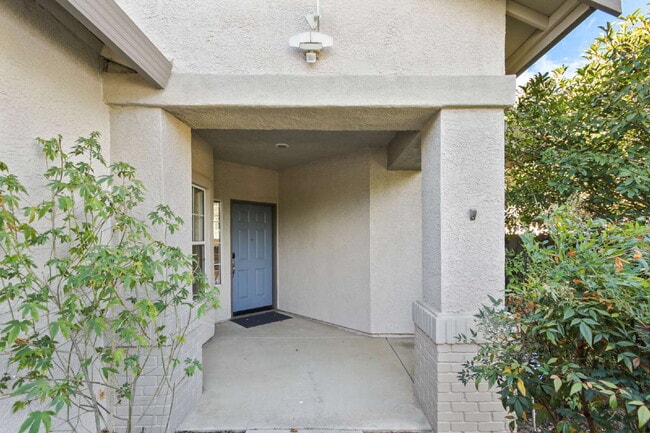 Single-Story 3-Bedroom with 3-Car Garage in Mace Ranch