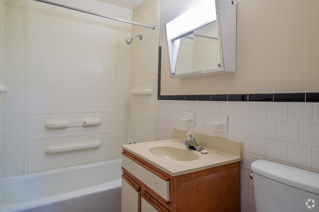 2BR, 1BA