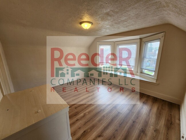 Building Photo - 441 Highland St Unit 1 Rental