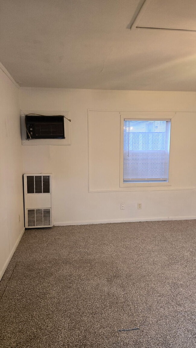 Comfortable, affordable, and ready to call home—this well-kept house is now available for rent.