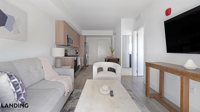 Photo - 1025 E 25th St Unidad 630