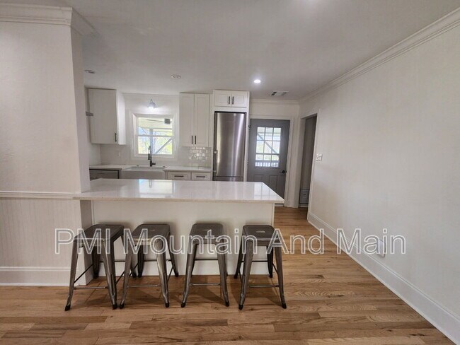 Photo - 17 Hillside St