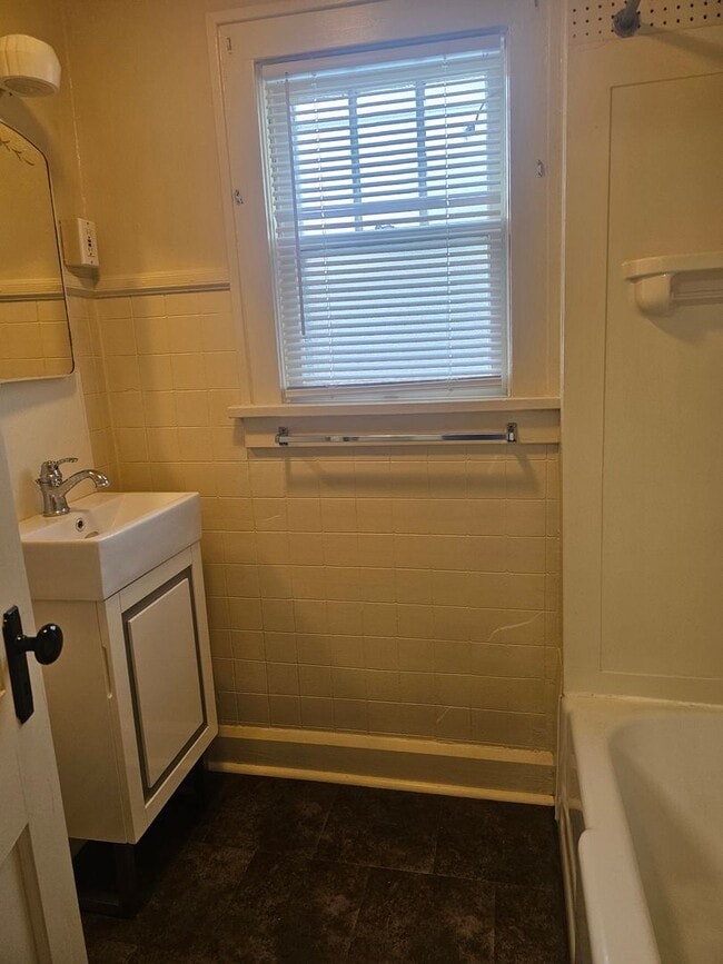 Photo - 2002 Jefferson St Unit Apt # 3