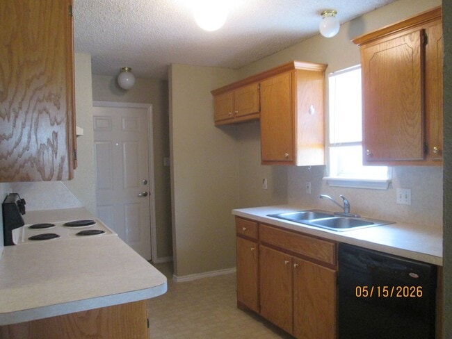 Photo - HOUSE - 3 Bedrooms, 2 Bath, 2 Car Garage