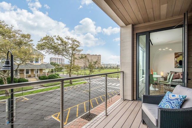 Photo - 601 Heck St Unit 207