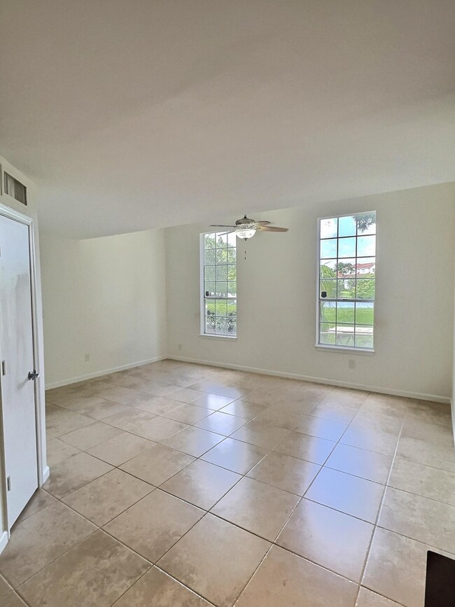 Photo - 1275 Crystal Way Unit K