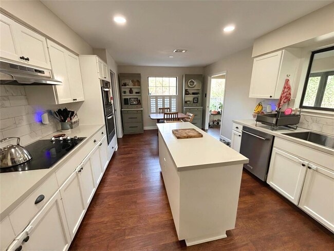 Photo - 9007 Spring Lake Dr