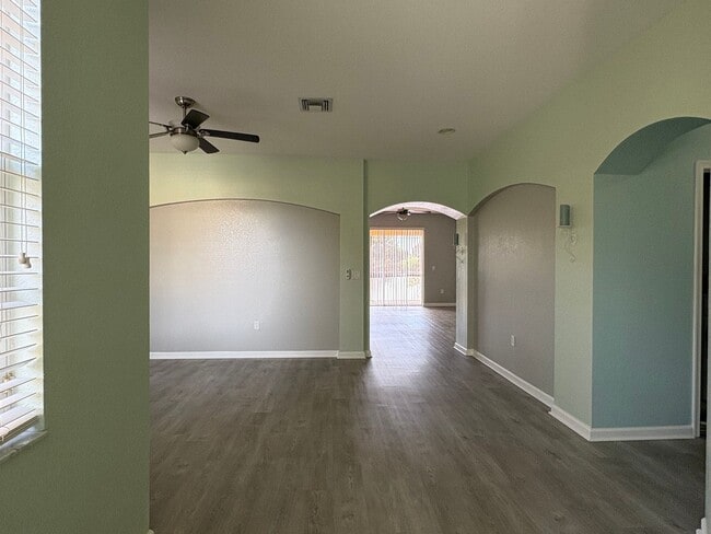 Photo - 3/2/1 Townhome in River Glen!