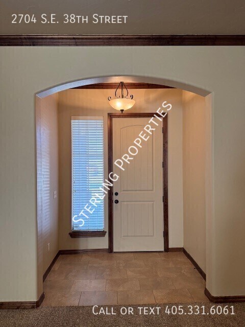 Photo - 2704 SE 38th St