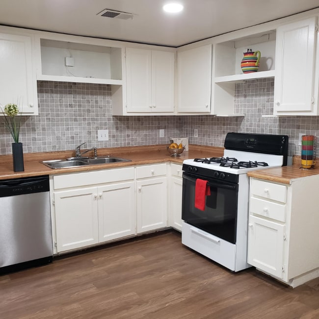 Photo - 9421 E 67 Terrace