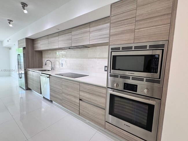 Photo - 6620 Indian Creek Dr Unit 114