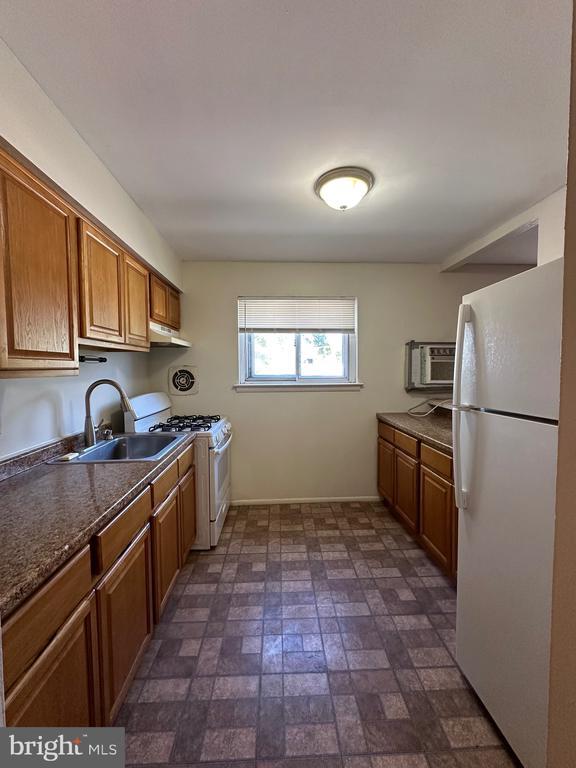 Photo - 7913 Dungan Rd