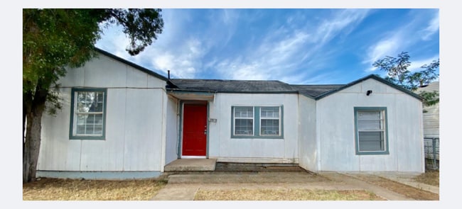 Building Photo - 2521 1st Pl Rental
