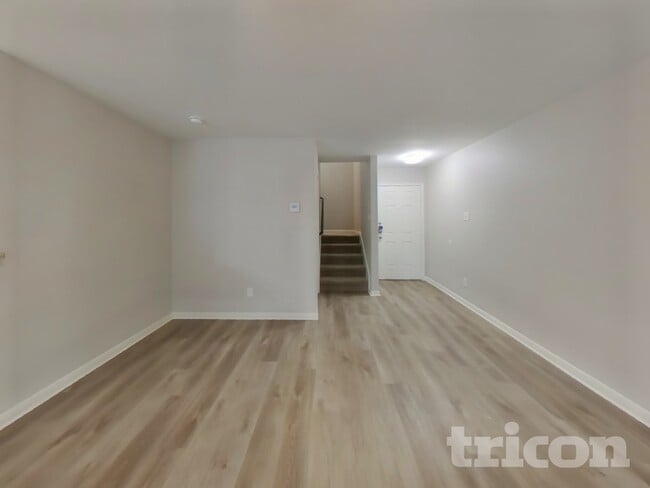 Photo - 2902 Hypatia Meadow