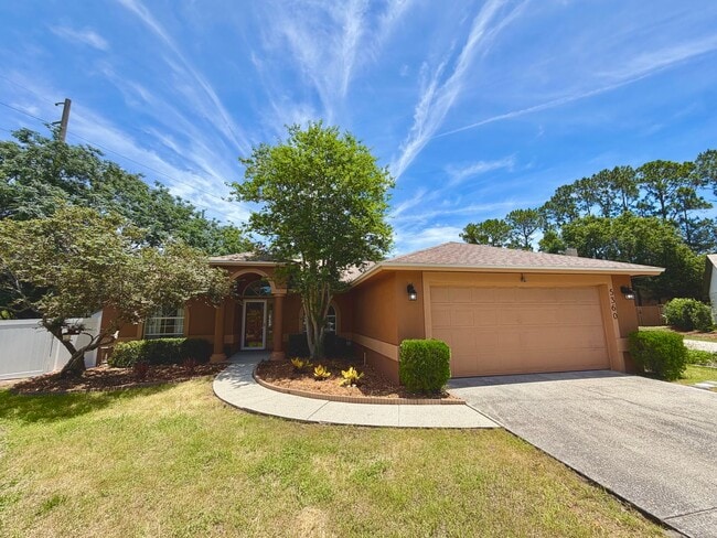 Photo - Beautiful Remodeled/Renovated 3/2/2 with Large Screen Porch