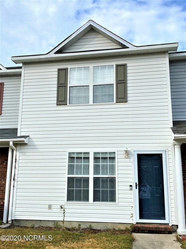 Building Photo - 303 Meadowbrook Ln Rental