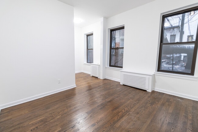 Photo - 328 E 30th St Unit 1