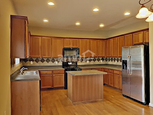 Photo - 327 Meadowcrest Cir