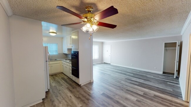 Photo - Hayworth Apartments