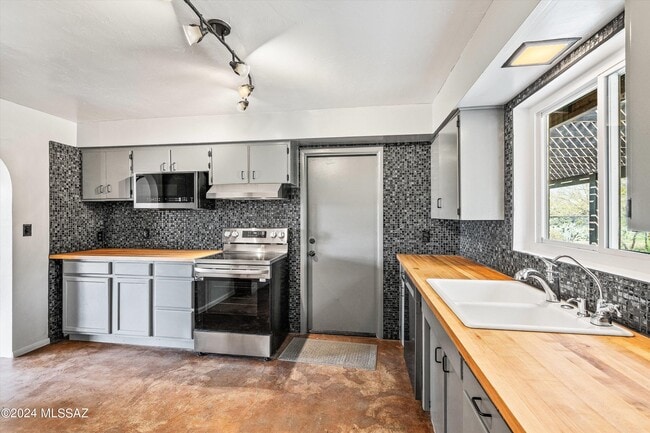 Photo - 8801 E Buckboard Rd