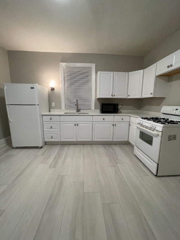 Photo - 170 Woolper Ave Unidad 2