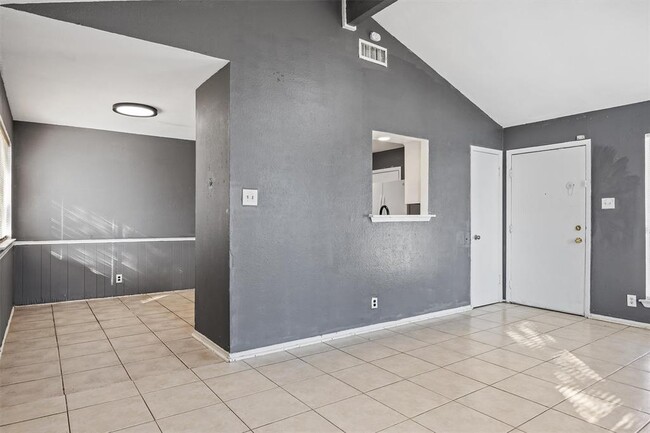 Photo - 2102 Lamplight Village Cir