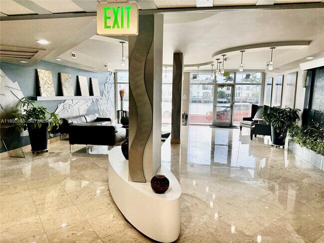 Building Photo - 1500 S Ocean Dr Unit 5 I