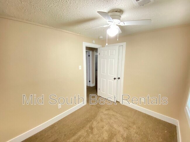 Photo - 822 Eyers Rd