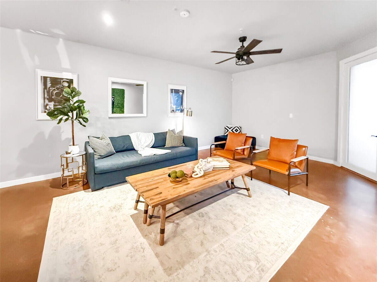 Photo - 2216 Chenevert St Unit 4