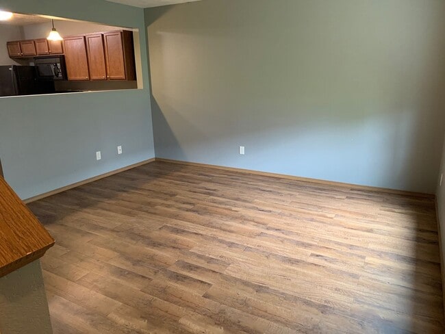 Photo - 335 Arianna Pl Unit #4