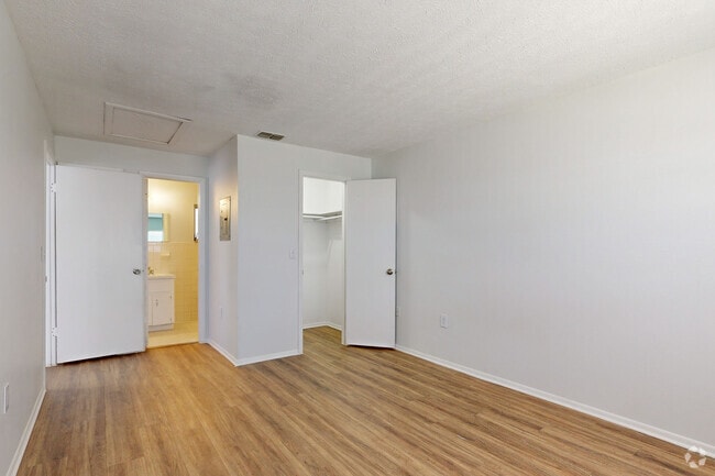 1BR, 1BA - 700SF - Bedroom