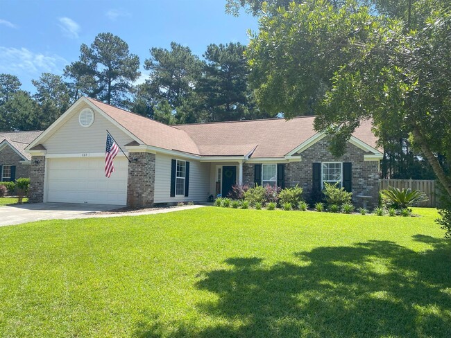 Photo - Beautiful 3 Bedroom Home with Fireplace & Private Backyard in Pooler