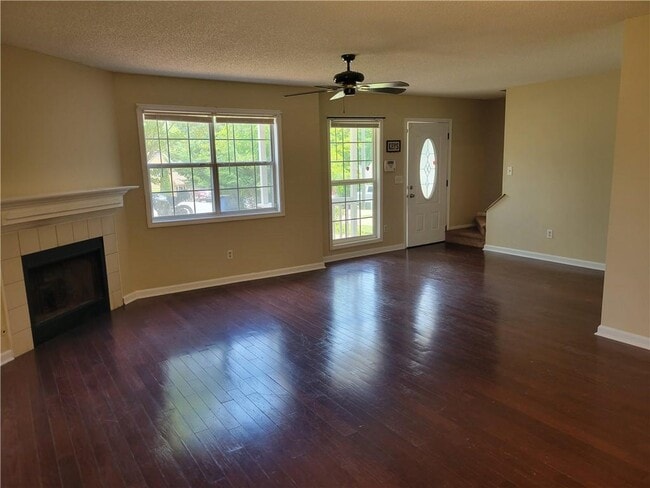 Photo - 1060 Hillsborough Chase NW
