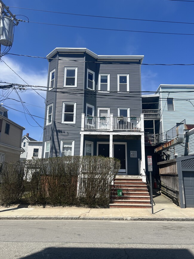 Front of House - 3 Newbury St Unit 3 Newbury Street # 2 Somerville, MA