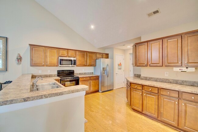 Photo - 9097 Royal Oak Ln