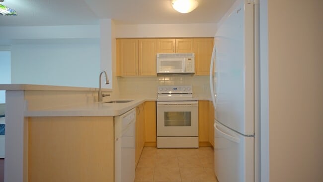 Photo - 9-319 Michael Power Pl