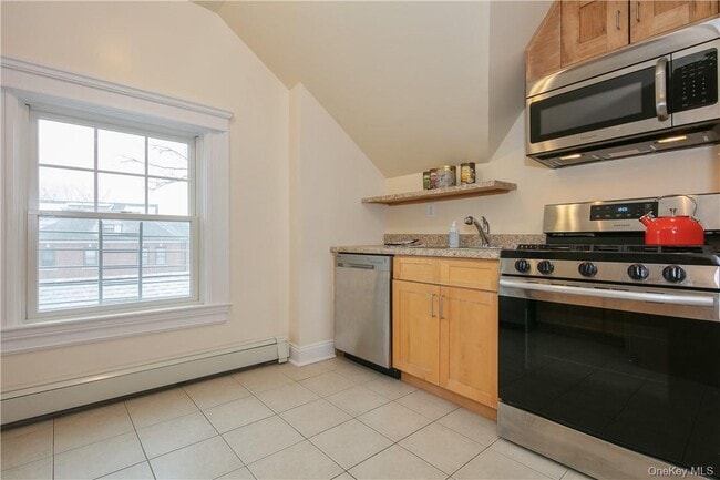 Photo - 270 W 261st St Unit 3rd floor