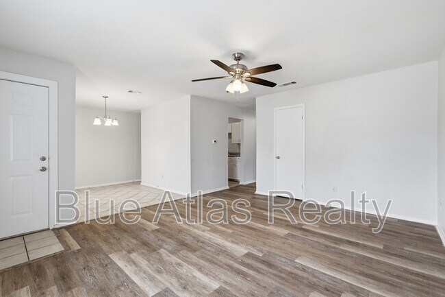 Photo - 5055 Virgil St