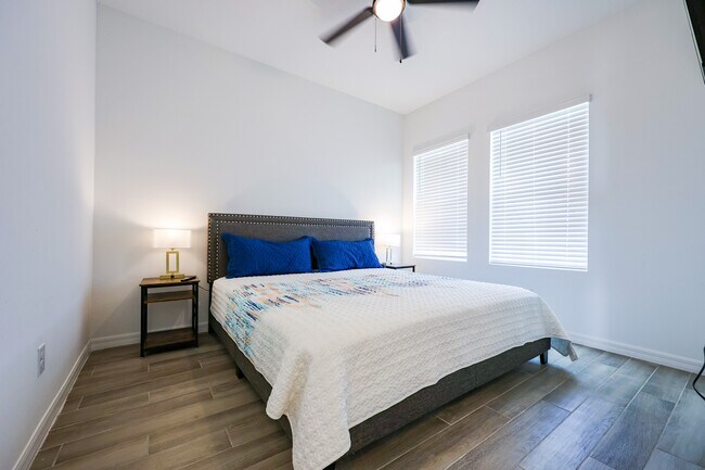 Photo - 2318 Lancashire St