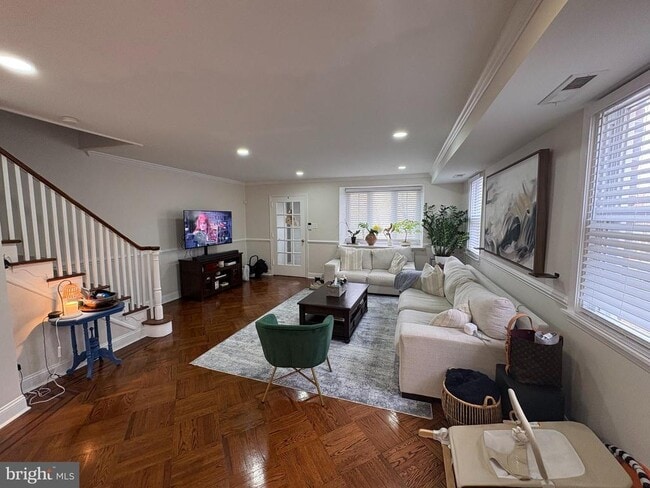 Photo - 1334 Yerkes St