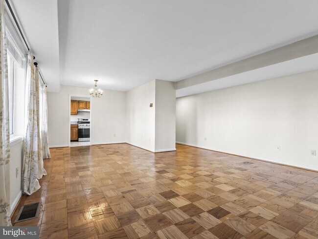 Photo - 10613 Montrose Ave