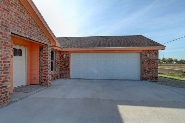 Photo - COMING SOON - 4 Bedroom Home + 2 Car Garage and Privacy Fenced Backyard!
